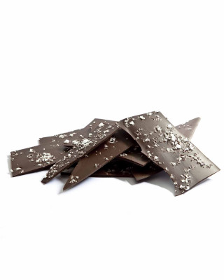 Placa de chocolate negro con sal